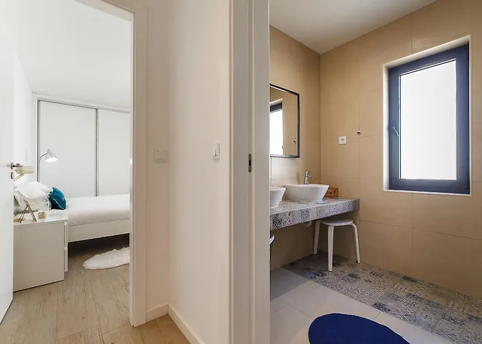 Gafa House - Family And Workplace *